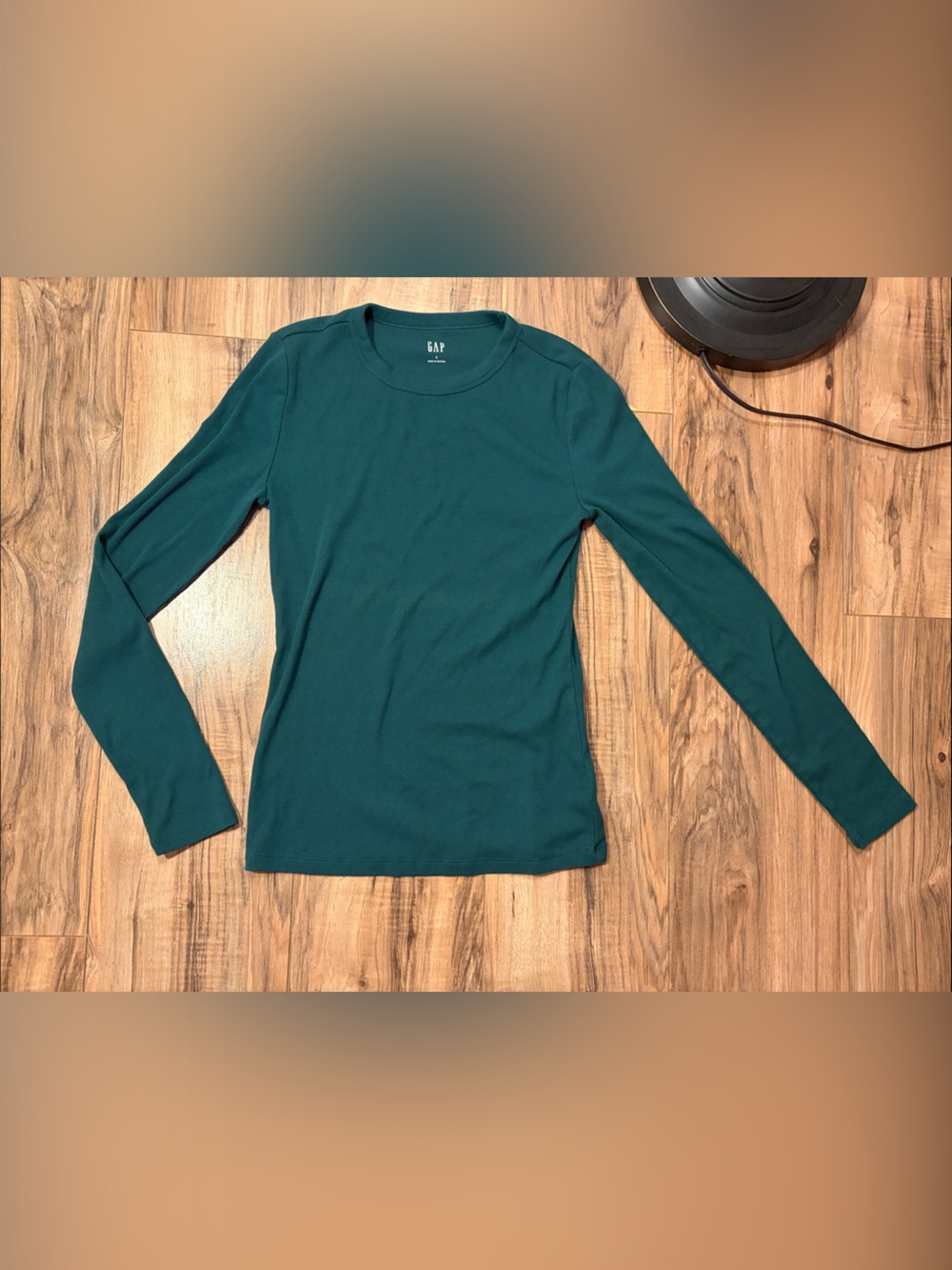 GAP Long Sleeve Crew Neck Top in Dark Green